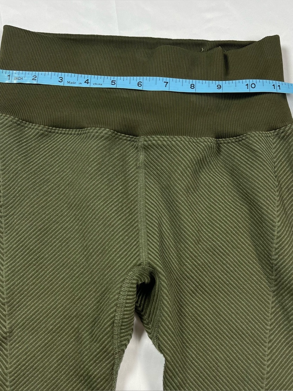 Free People Earthy Green Chevron Ribbed Leggings Size XS Cropped Workout - Picture 8 of 8
